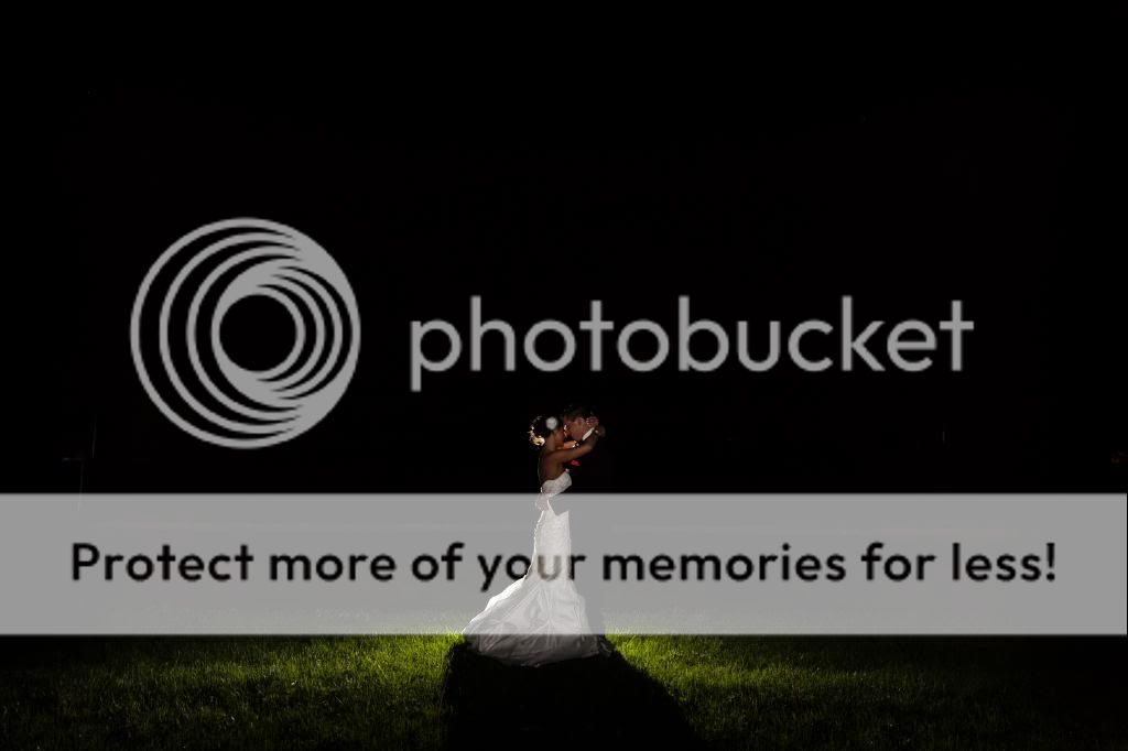 IMAGE: http://i887.photobucket.com/albums/ac71/jeffland90/SteveampSarah-535.jpg